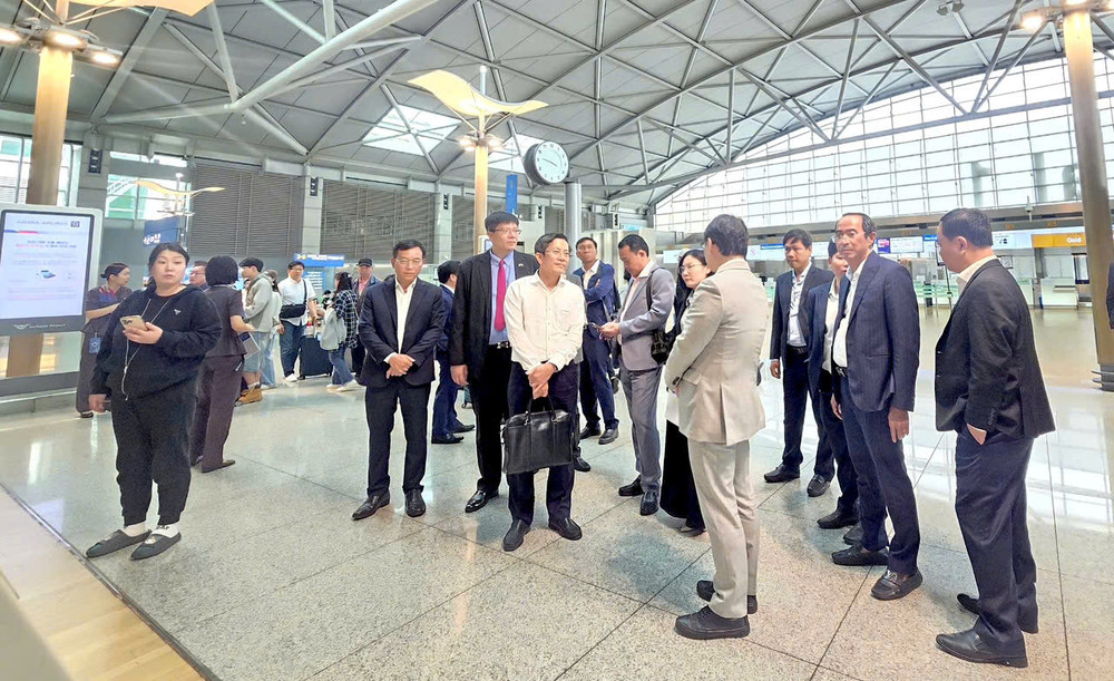 Đoàn công tác tham quan Cảng hàng không quốc tế Incheon. (Ảnh: Nguồn VKBIA) Đoàn công tác tham quan Cảng hàng không quốc tế Incheon. (Ảnh: Nguồn VKBIA)