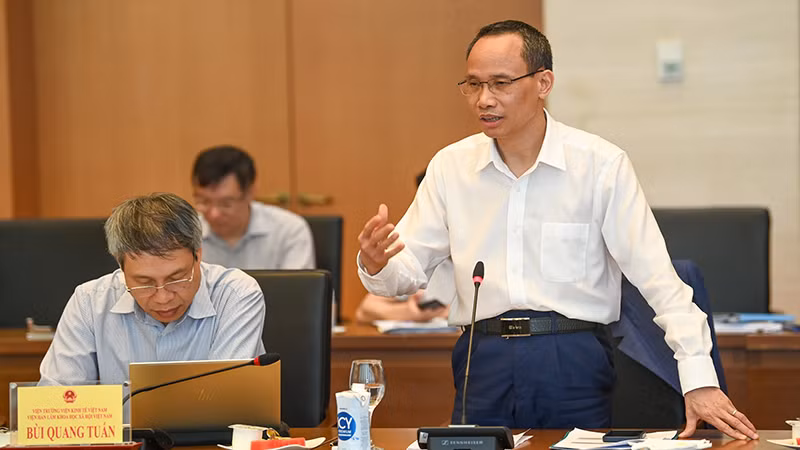 Tiến sĩ Cấn Văn Lực phát biểu ý kiến tại hội nghị. (Ảnh: Duy Linh)