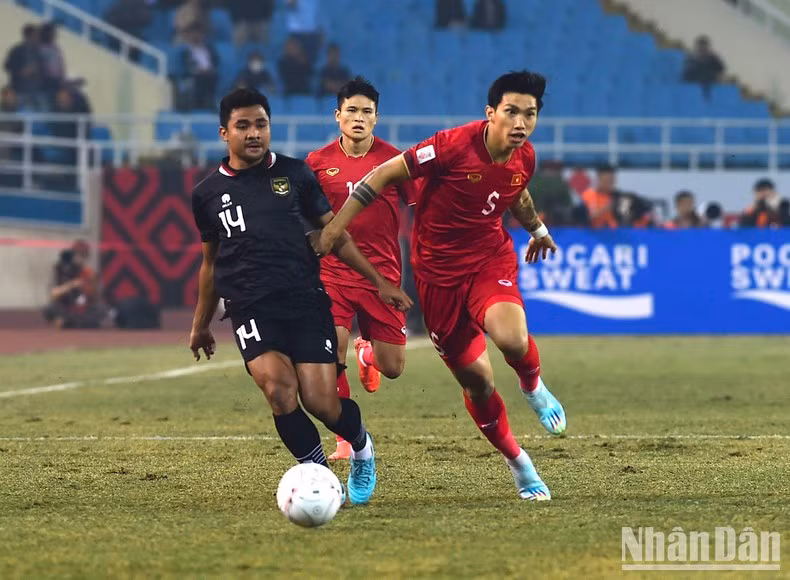 Hàng thủ của đội tuyển Việt Nam thi đấu rất chắc chắn. (Ảnh: TRẦN HẢI)