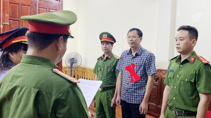 Cơ quan chức năng ở Thanh Hóa thi hành quyết định khởi tố bị can.