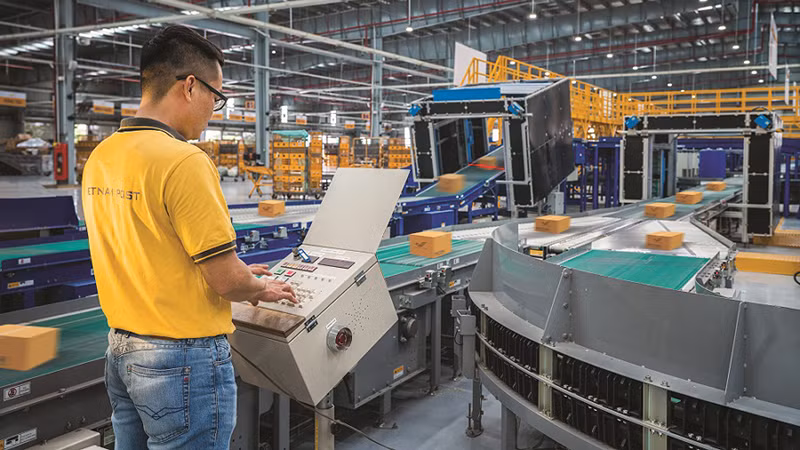 Hệ thống chia chọn bưu phẩm tự động của Bưu điện Việt Nam.