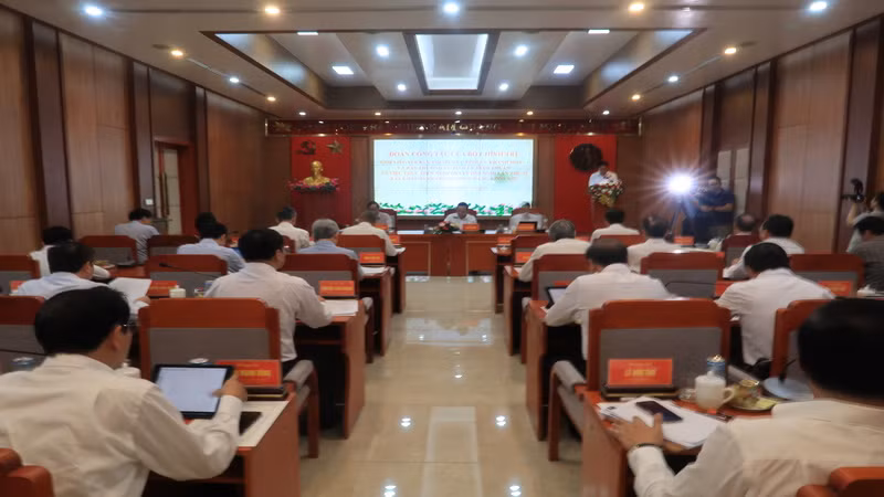 Quang cảnh hội nghị. (Ảnh: PHONG NGUYÊN) 