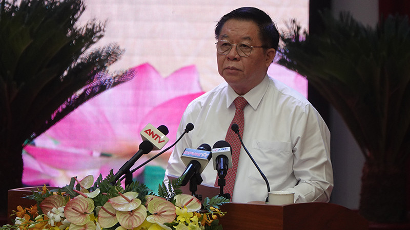 Đồng chí Nguyễn Trọng Nghĩa, Trưởng Ban Tuyên giáo và Dân vận Trung ương phát biểu Đề dẫn Hội thảo. (Ảnh: M.H) Đồng chí Nguyễn Trọng Nghĩa, Trưởng Ban Tuyên giáo và Dân vận Trung ương phát biểu Đề dẫn Hội thảo. (Ảnh: M.H)