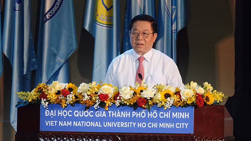 Đồng chí Nguyễn Trọng Nghĩa, Ủy viên Bộ Chính trị, Bí thư Trung ương Đảng, Trưởng Ban Tuyên giáo và Dân Vận Trung ương phát biểu chỉ đạo tại hội nghị.