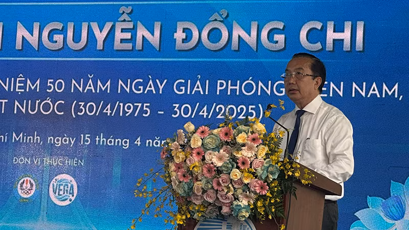 Giám đốc Sở Văn hóa và Thể thao Thành phố Hồ Chí Minh Trần Thế Thuận phát biểu tại buổi lễ khởi công. (Ảnh: H.H.S)