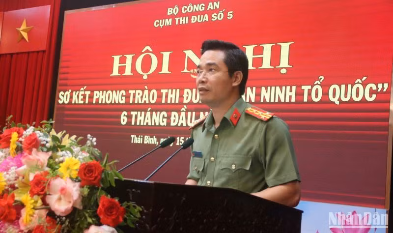 Đại tá Trần Văn Phúc, Giám đốc Công an tỉnh Thái Bình phát biểu tại Hội nghị.