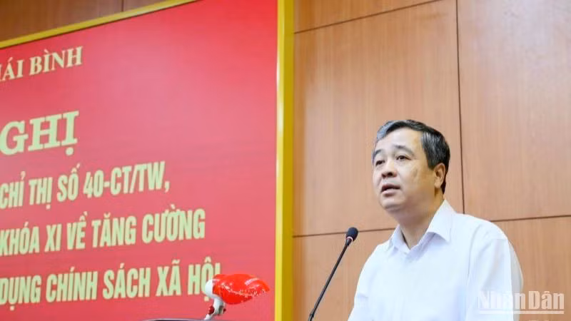 Bí thư Tỉnh ủy Thái Bình Ngô Đông Hải khẳng định tín dụng chính sách xã hội là nguồn lực quan trọng góp phần phát triển kinh tế-xã hội, xóa đói giảm nghèo.