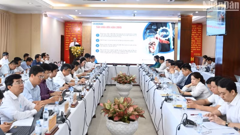 Các đại biểu dự hội thảo.