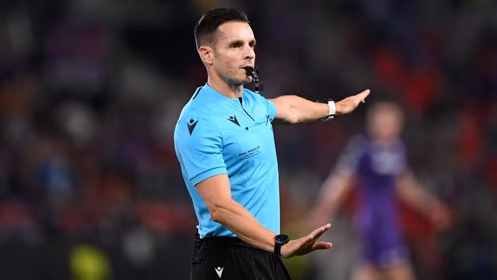 [EURO Quiz] Mức thù lao trọng tài được trả cho mỗi trận đấu tại EURO 2024 là bao nhiêu? ảnh 5