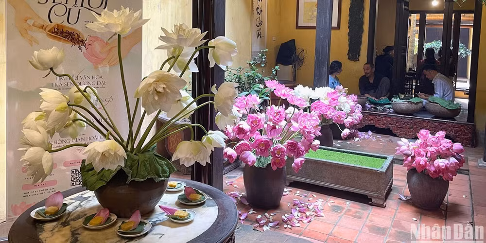 Không gian thưởng trà tại ngôi nhà cổ 87 Mã Mây.