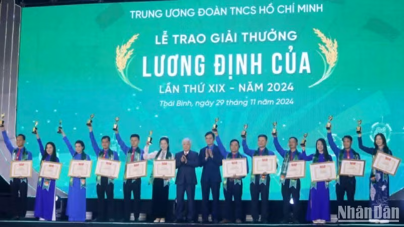 Qua 19 năm tổ chức Giải thưởng Lương Định Của, Trung ương Đoàn Thanh niên cộng sản Hồ Chí Minh đã vinh danh 2.128 “Nhà nông trẻ xuất sắc”.