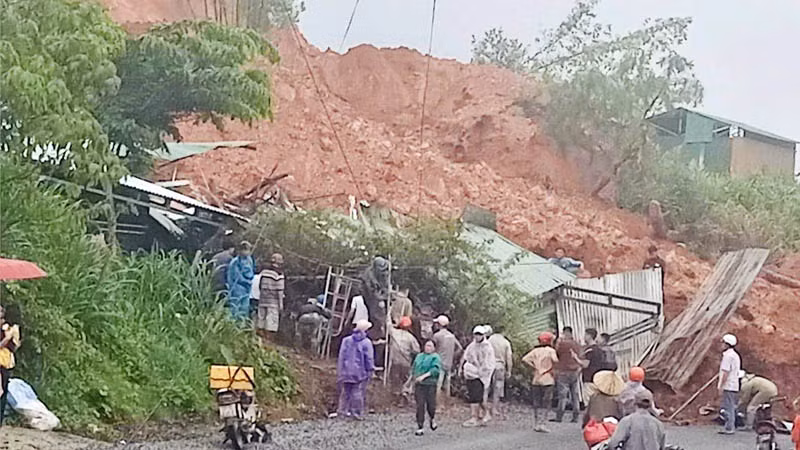 Khu vực xảy ra vụ sạt lở.