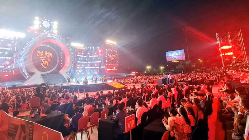 Dalat Best Dance Crew 2024 - Hoa Sen Home International Cup tại Quảng trường Lâm Viên, thành phố Đà Lạt, thu hút hơn 32 nghìn khán giả.