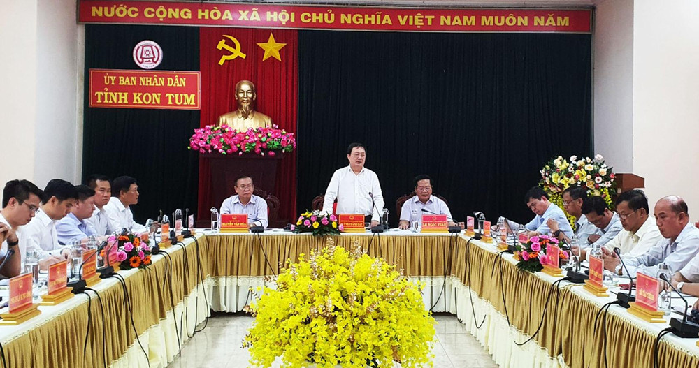 Bộ trưởng Huỳnh Thành Đạt phát biểu tại buổi làm việc,