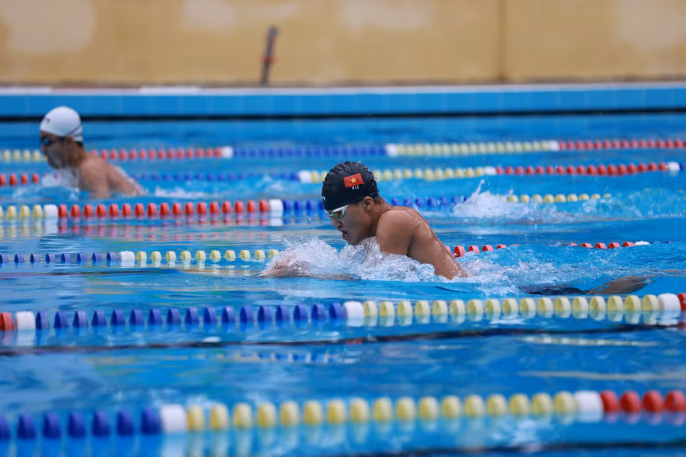 Thi đấu môn bơi, nội dung bơi ếch 50m nam.