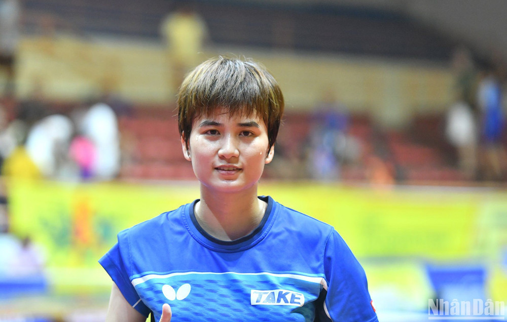 Nguyễn Khoa Diệu Khánh vô địch nội dung đơn nữ Giải vô địch bóng bàn quốc gia Báo Nhân Dân lần thứ 42.