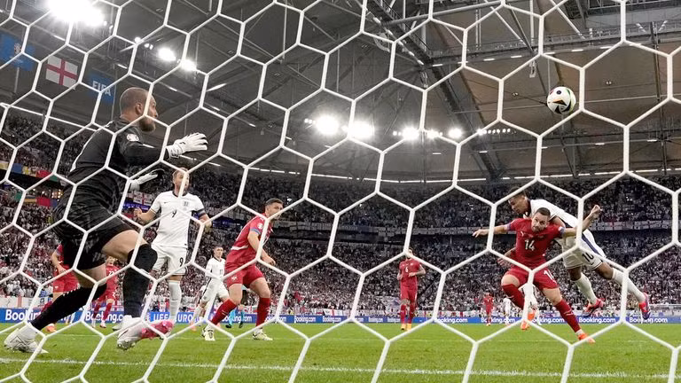 [EURO Quiz] Đội tuyển nào đã giành chức vô địch EURO nhiều nhất tính đến năm 2024? ảnh 15