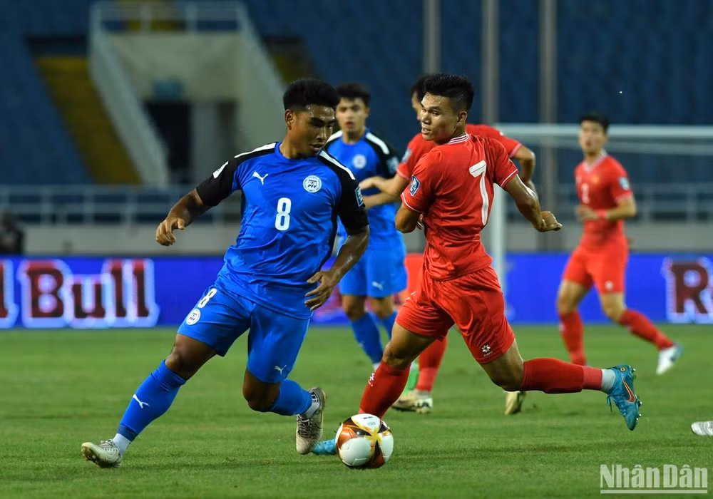 Đội tuyển Việt Nam tấn công áp đảo trước đội tuyển Philippines chơi phòng ngự phản công.