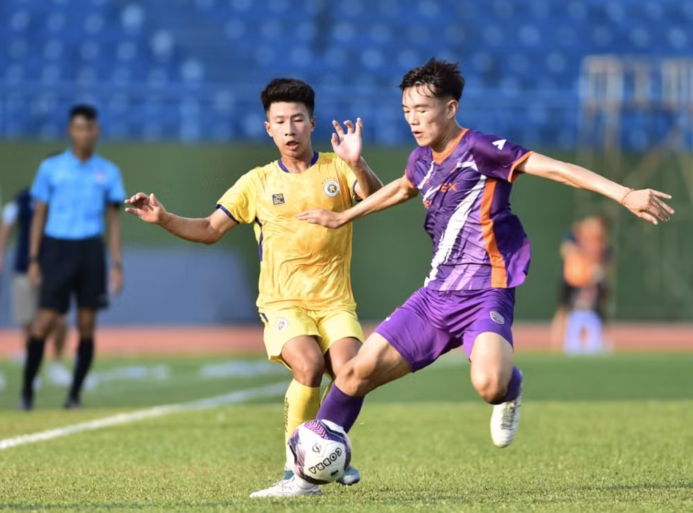 U19 Hà Nội (áo vàng) vượt qua U19 Bình Dương. (Ảnh: VFF)