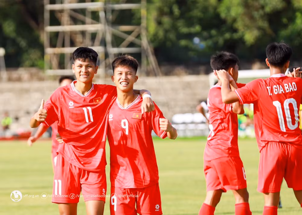 U16 Việt Nam có chiến thắng dễ dàng ngày ra quân. (Ảnh: VFF)