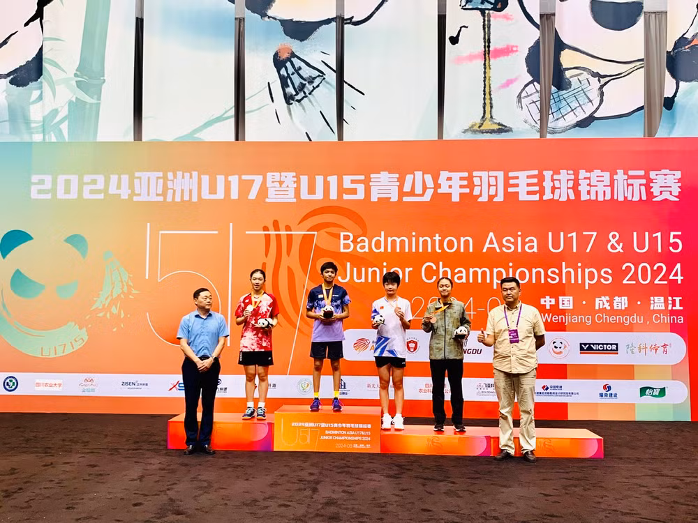 Đại diện Việt Nam giành huy chương Bạc U15 chung cuộc.