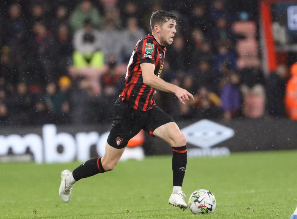 Ryan Christie là nhân tố quan trọng ở khu trung tuyến. (Ảnh: Bournemouth Echo)