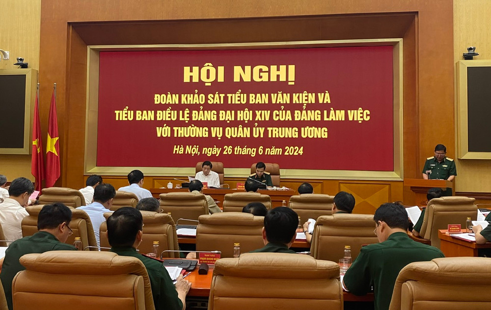 Quang cảnh buổi làm việc. 