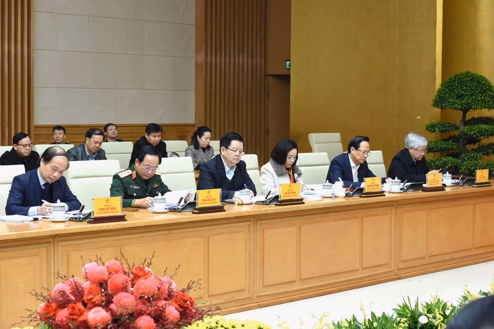 Các thành viên của Hội đồng tham dự phiên họp.