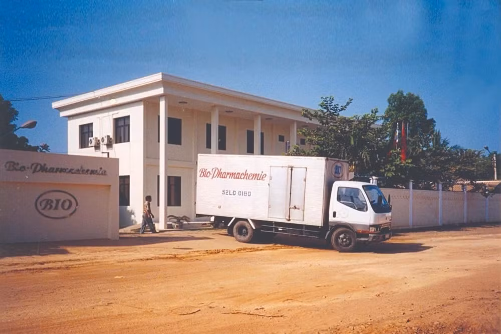 Nhà máy sản xuất thuốc thú y Bio Pharmachemie năm 1993, một trong những cơ sở do Novaland đầu tư xây dựng.