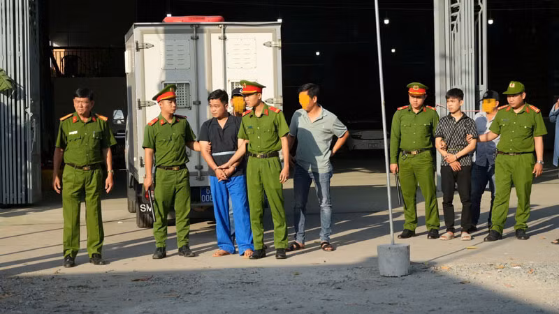 Cơ quan Công an dựng lại hiện trường vụ án.