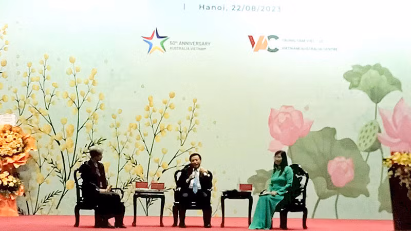 Đồng chí Nguyễn Xuân Thắng phát biểu tại Diễn đàn.