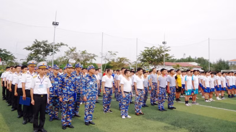 Cán bộ chiến sĩ Lữ đoàn 167 hào hứng tham gia hội thao chào mừng ngày thành lập Quân đội nhân dân Việt Nam.