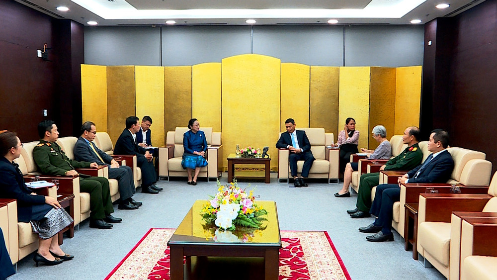 Lãnh đạo thành phố tiếp, làm việc với tân Đại sứ Đặc mệnh toàn quyền nước CHDCND Lào tại Việt Nam.