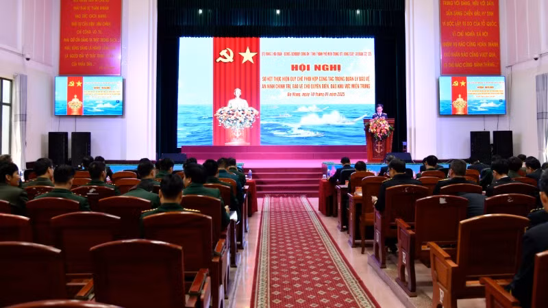 Các đại biểu tham gia thảo luận tại hội nghị.