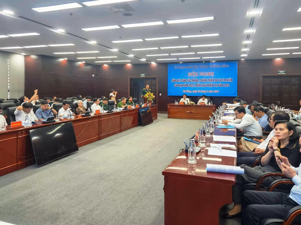 Quang cảnh hội nghị Tổng kết công tác phòng, chống thiên tai và tìm kiếm cứu nạn năm 2023 và triển khai nhiệm vụ năm 2024. 