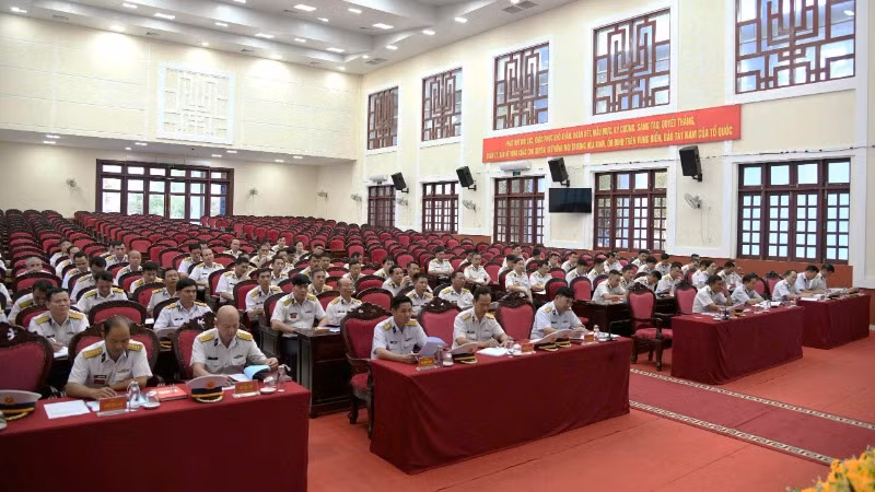 Đoàn công tác quán triệt các nội dung kiểm tra tại Bộ Tư lệnh Vùng 5 Hải quân.