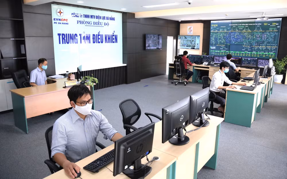 Sẵn sàng các phương án cấp điện an toàn, liên tục mùa nắng nóng ở miền trung.