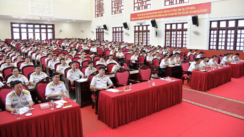 Các đại biểu tham dự hội nghị quán triệt nhiệm vụ đột phá toàn Quân chủng Hải quân năm 2025.