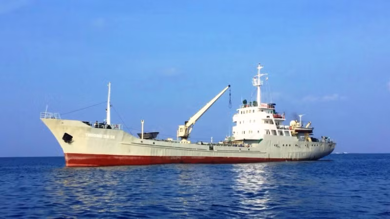 Tàu Trường Sa 14 của Lữ đoàn làm nhiệm vụ trên biển.