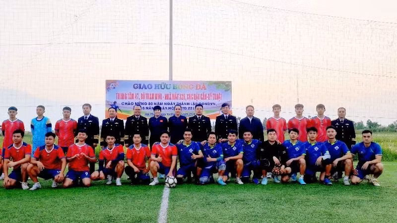 Giao lưu thể thao giữa Trung tâm 47, Bộ Tham mưu Hải quân, Tiểu đoàn 97 Hải quân và Nhà máy X28 Cục Hậu cần, Kỹ thuật Hải quân. Giao lưu thể thao giữa Trung tâm 47, Bộ Tham mưu Hải quân, Tiểu đoàn 97 Hải quân và Nhà máy X28 Cục Hậu cần, Kỹ thuật Hải quân.