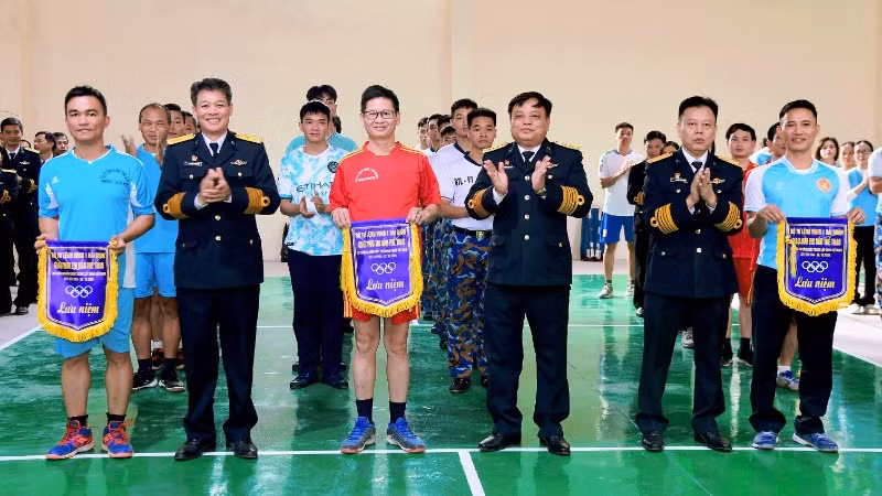 Giải thể thao chào mừng kỷ niệm 80 năm Ngày thành lập Quân đội của Bộ Tư lệnh Vùng 1 Hải quân. Giải thể thao chào mừng kỷ niệm 80 năm Ngày thành lập Quân đội của Bộ Tư lệnh Vùng 1 Hải quân.