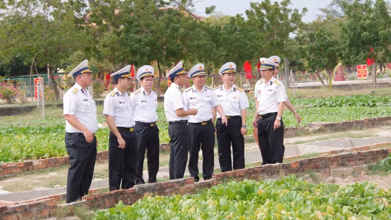 Khảo sát thực tế khu tăng gia sản xuất