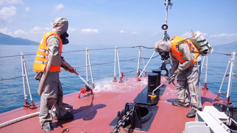 Huấn luyện kỹ thuật phòng hóa trên tàu chiến đấu