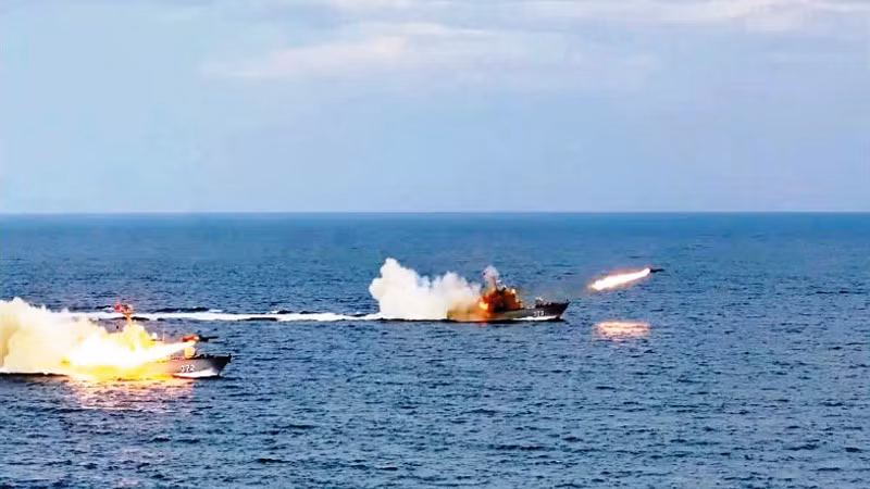 Hải quân Việt Nam luôn sẵn sàng chiến đấu, hy sinh để bảo vệ chủ quyền biển đảo của Tổ quốc.