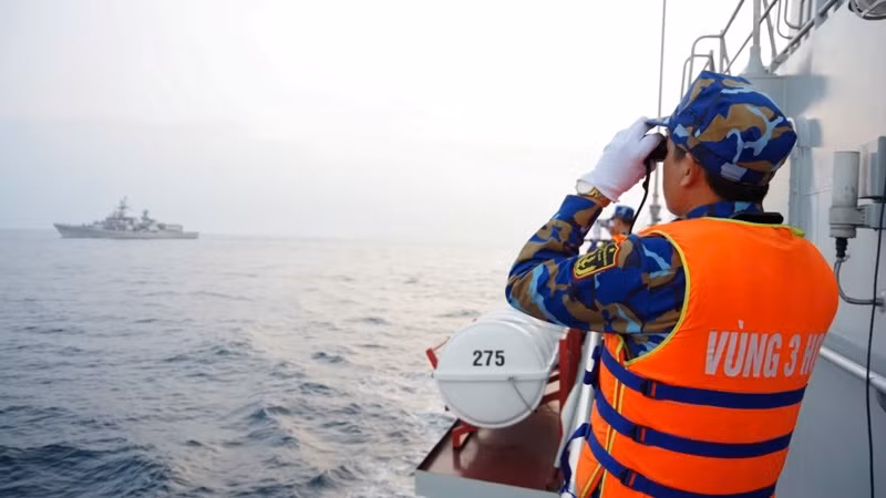 Vùng 3 Hải quân luôn sẵn sàng chiến đấu bảo vệ chủ quyền biển, đảo của Tổ quốc. Vùng 3 Hải quân luôn sẵn sàng chiến đấu bảo vệ chủ quyền biển, đảo của Tổ quốc.