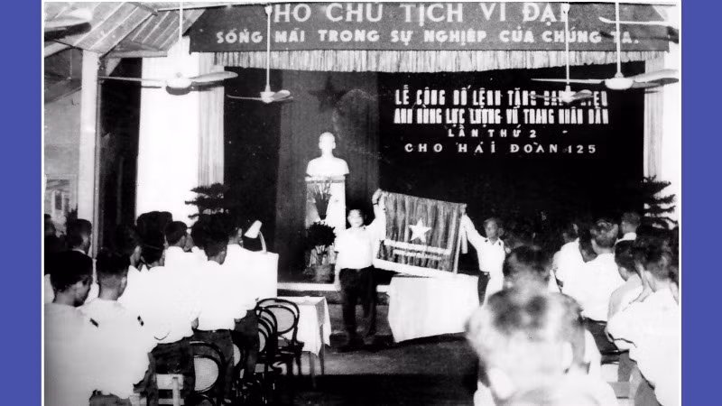 Đoàn 125 đón nhận danh hiệu Anh hùng Lực lượng vũ trang nhân dân lần thứ 2, tháng 6/1976.