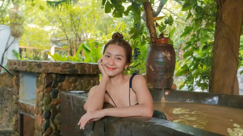 Tắm bùn theo phong cách Nhật Bản.