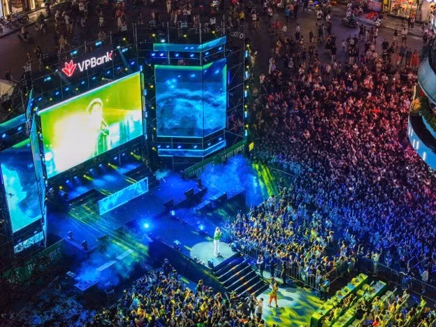 Đêm nhạc Prime’s Night Concert thu hút hàng nghìn khán giả.