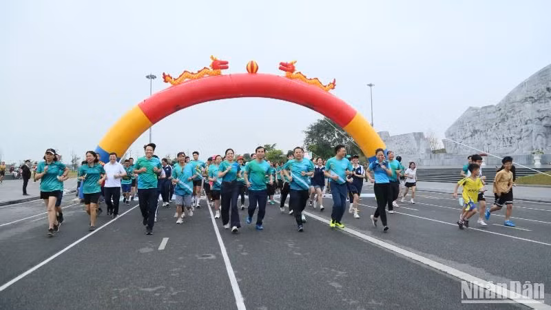 Giải chạy “BIDV Run-Vì cuộc sống xanh” tại Thái Bình thu hút hơn 500 vận động viên tham gia.