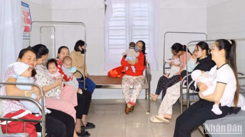 Tỉnh Thái Bình tiếp tục rà soát, tiêm vét cho các trẻ trong diện tiêm chủng phòng chống bệnh sởi năm 2025.